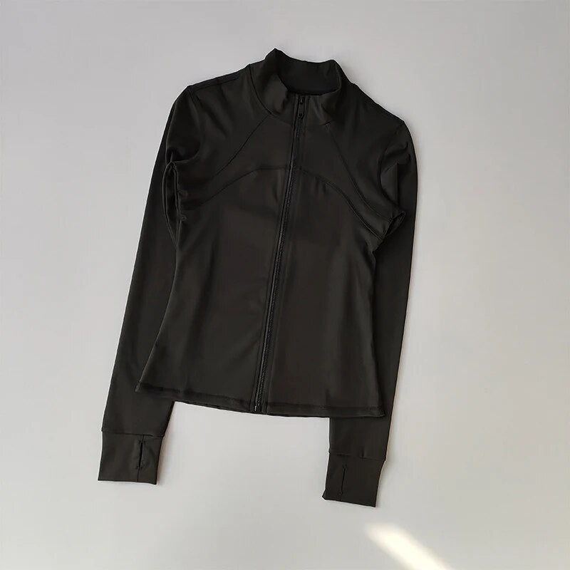 Sportjacke – leicht – mit Reißverschluss – figurformend – Sportbekleidung – Damenbekleidung