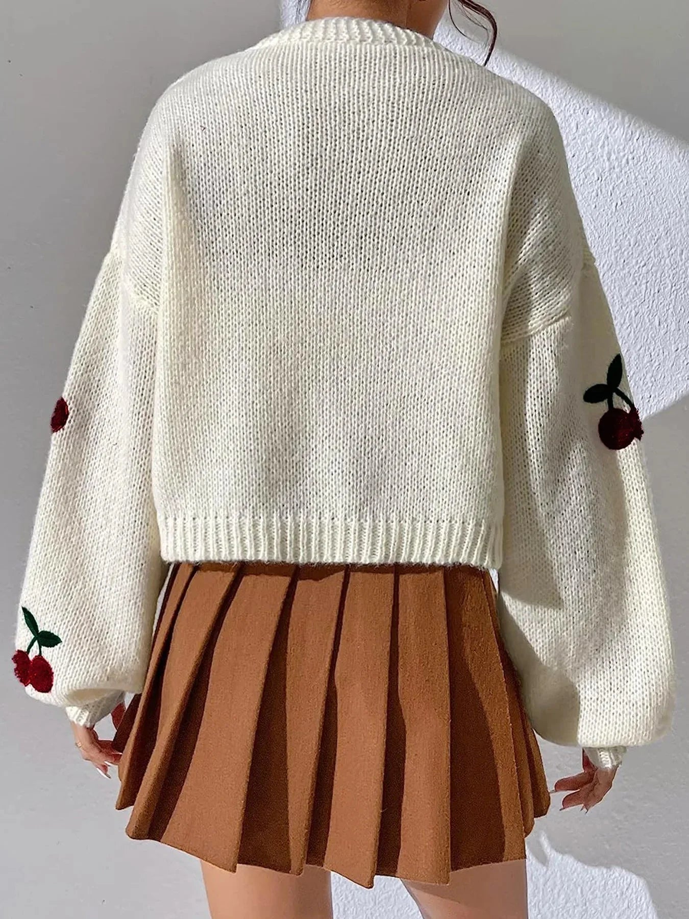 Strickcardigan – Kirschrot – Weiß – Grobstrickjacke – Damenjacke