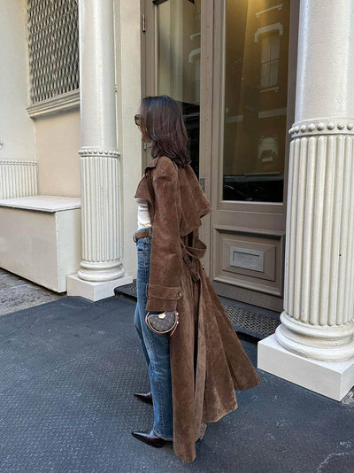Trenchcoat aus Wildleder – braun – zweireihig – langer Trenchcoat – Damenmäntel