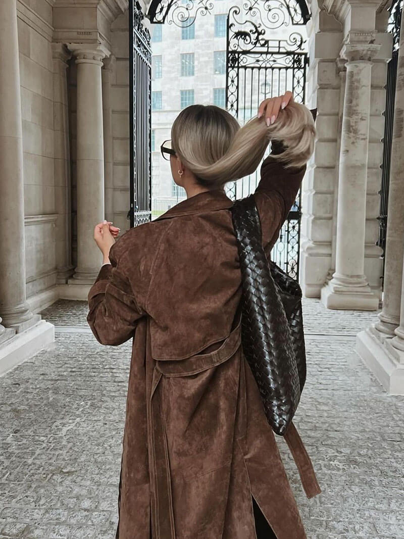 Trenchcoat aus Wildleder – braun – zweireihig – langer Trenchcoat – Damenmäntel