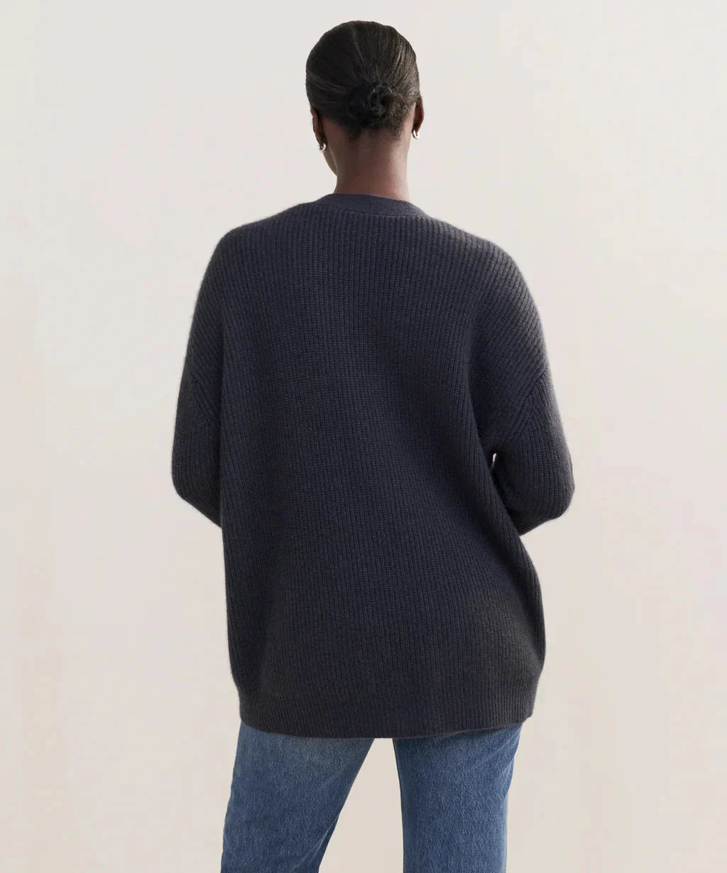 Übergroße Strickjacke – Damen-Strickjacke aus Kaschmir mit V-Ausschnitt und Knöpfen