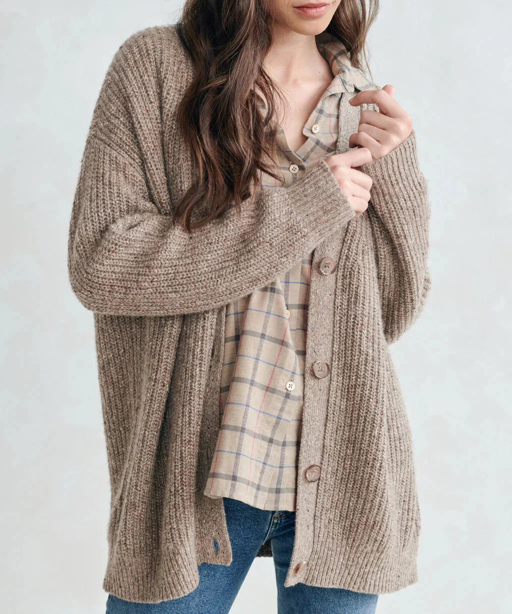 Übergroße Strickjacke – Damen-Strickjacke aus Kaschmir mit V-Ausschnitt und Knöpfen