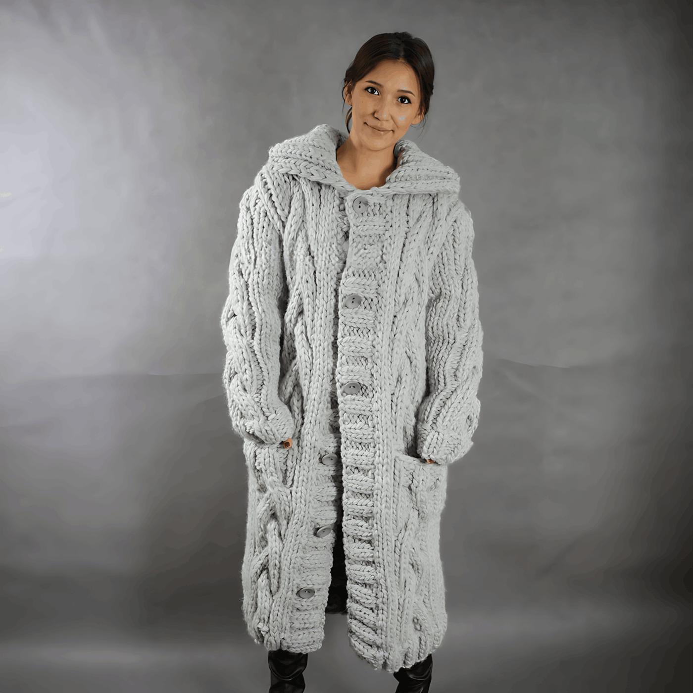 Andalsnes - kuschelig klobig gestrickt Strickjacke mit Kapuze