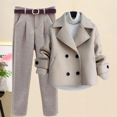Winter-Outfit – dreiteilig – Rollkragenpullover – Wolljacke – Damenbekleidung