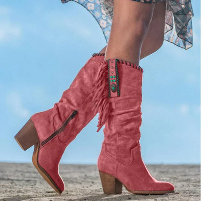 Delaney - Western inspiriert Wildleder Fransen Stiefel mit Block Absatz für a Boho-Chic Look