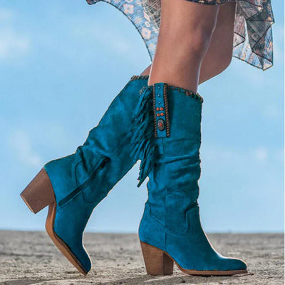 Delaney - Western inspiriert Wildleder Fransen Stiefel mit Block Absatz für a Boho-Chic Look