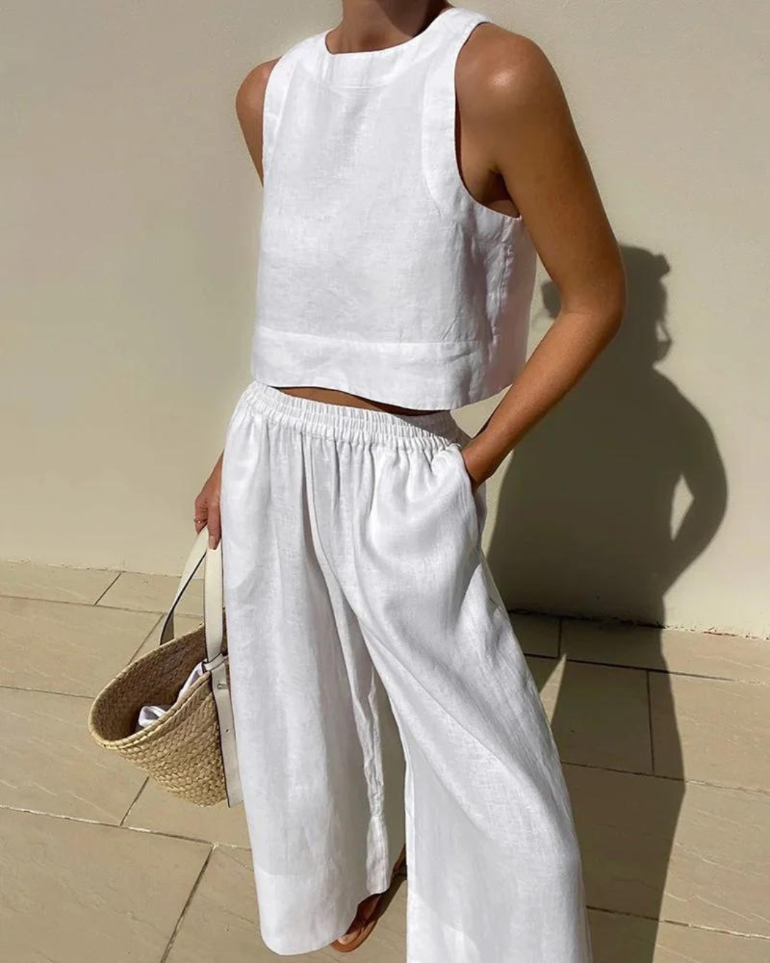 Zweiteiliges Set - Passendes Crop-Top und weite Hose für Frauen für den Sommer