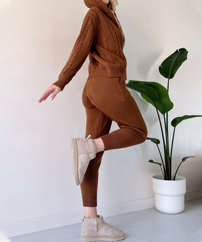 Pilar - bequemer und modischer zweiteiliger Kapuzenpullover aus Strick