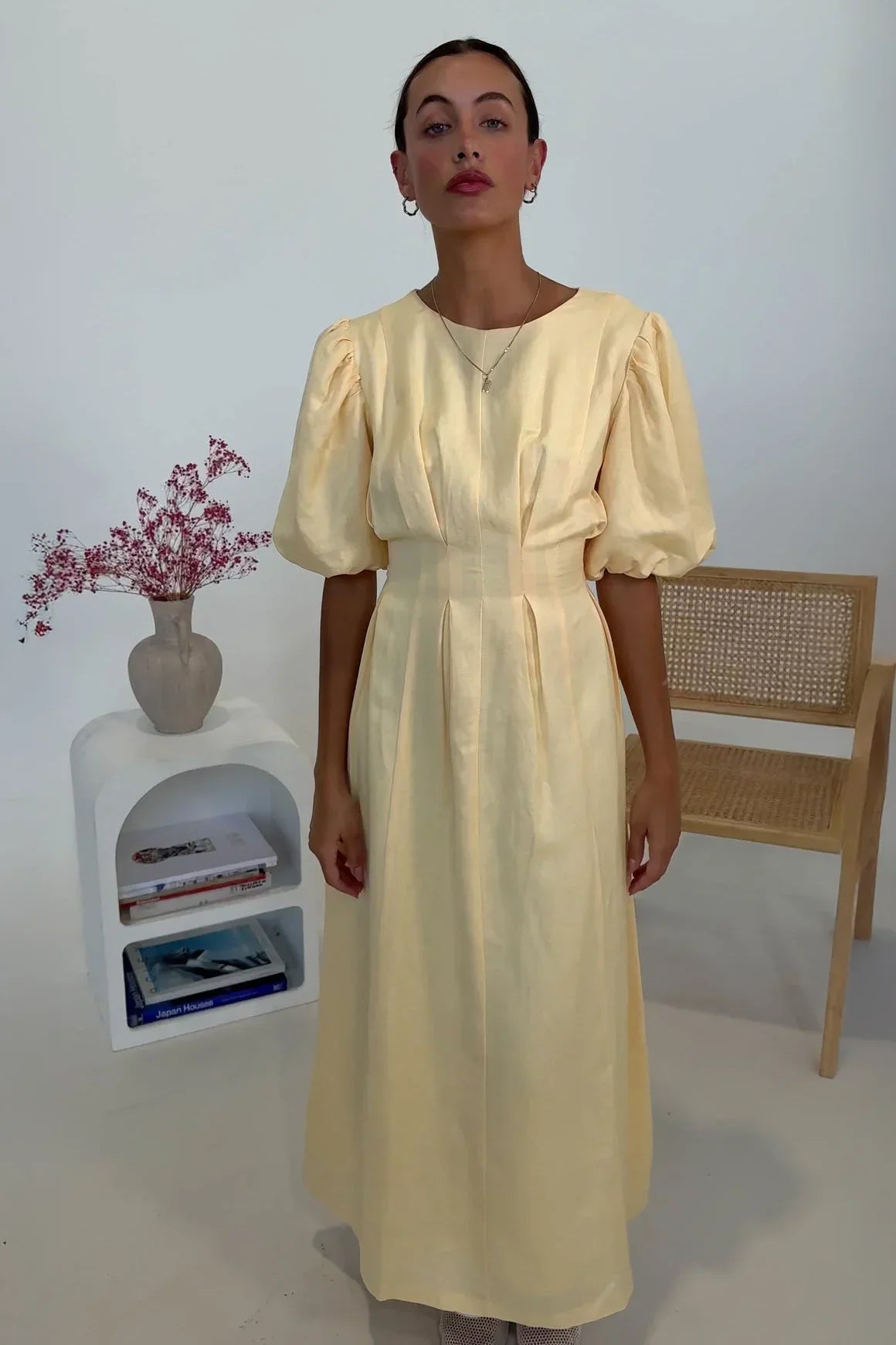 Buttergelbes Air Maxikleid