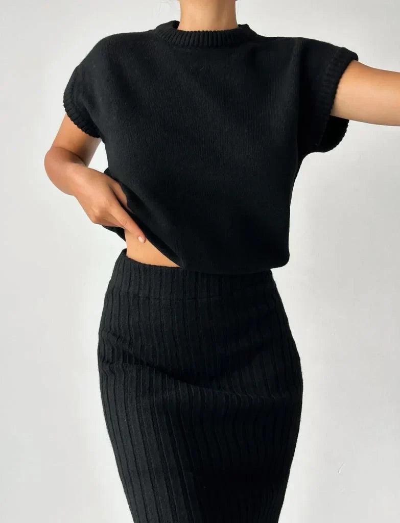 Valentina - Zweiteiliges Set: ärmellose Weste + gestrickter Rock