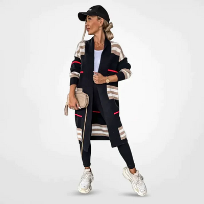 Alice - lange gestreifte Strickjacke mit modernem Streetwear-Flair