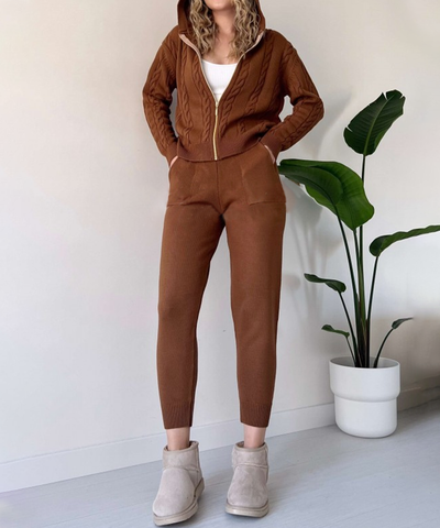 Pilar - bequemer und modischer zweiteiliger Kapuzenpullover aus Strick
