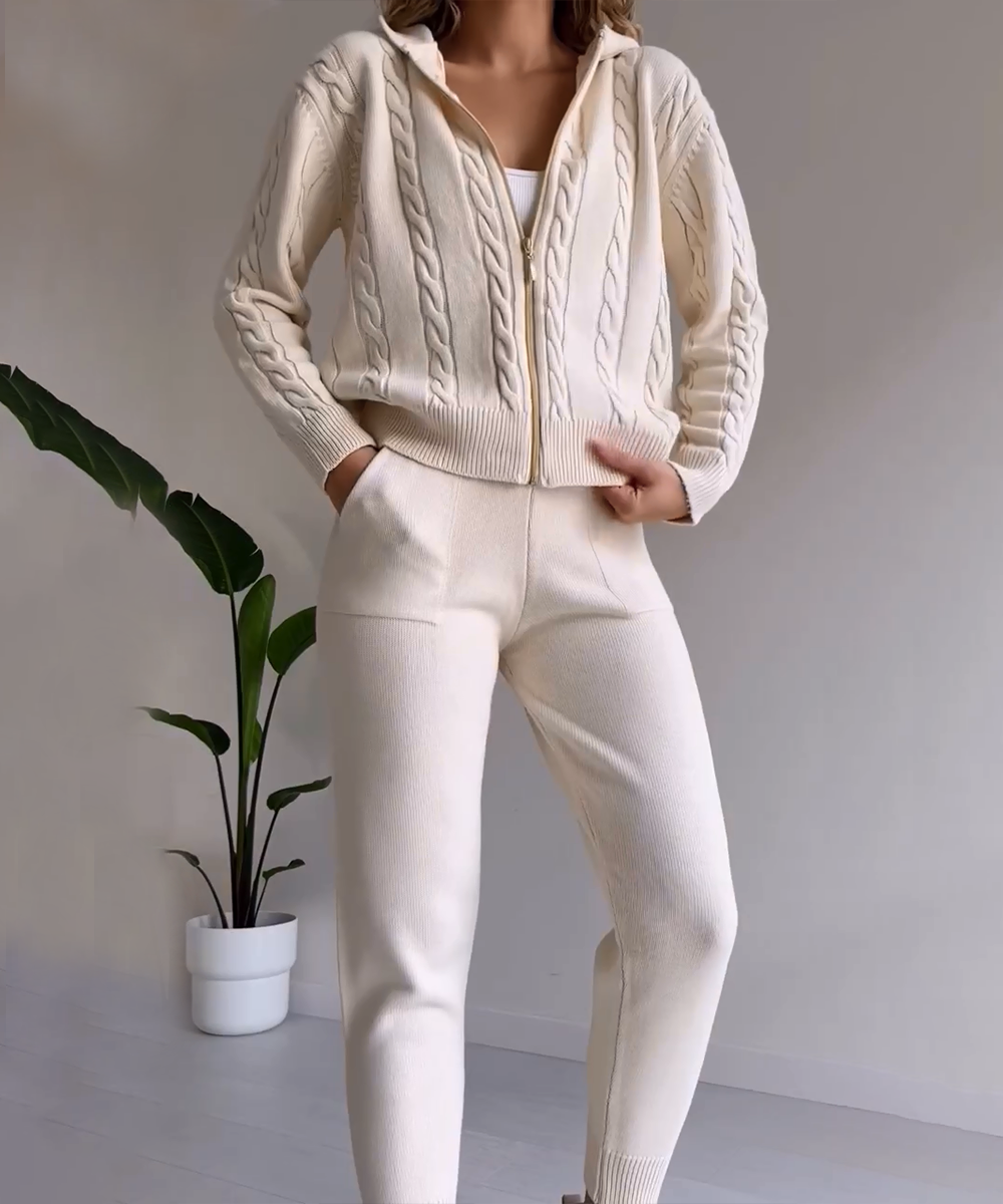 Pilar - bequemer und modischer zweiteiliger Kapuzenpullover aus Strick