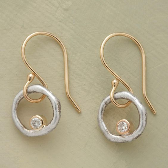 Vintage Goldohrringe mit silbernem Hoop und Zirkonia