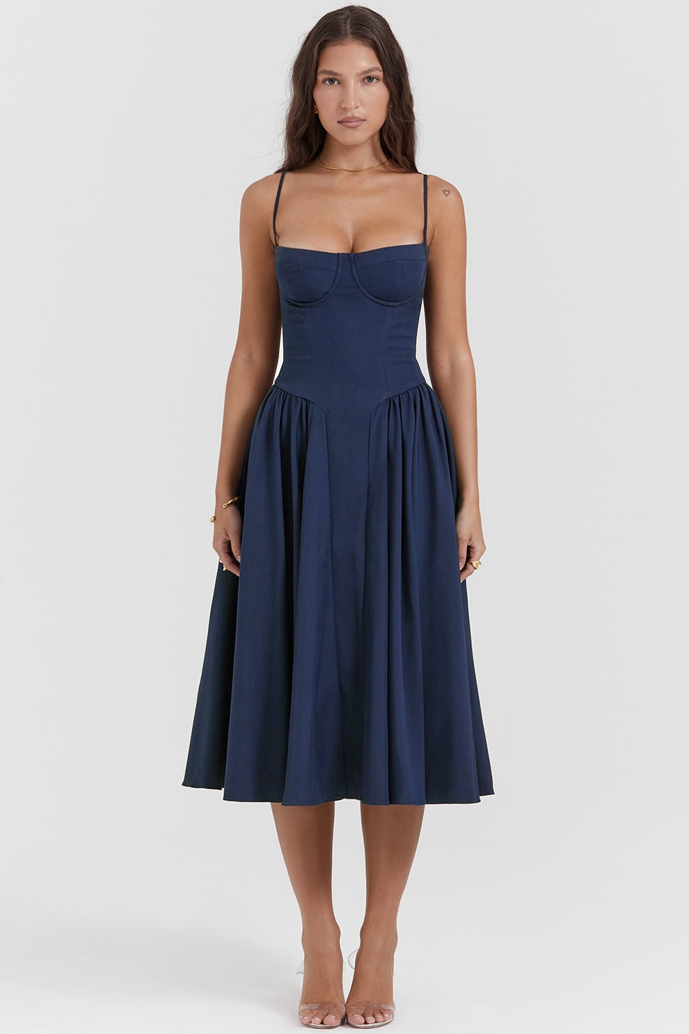 Maissa – Elegantes Midi Kleid mit Ärmeln
