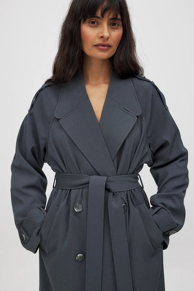 Claire - eleganter langer Trenchcoat mit doppelreihigem Knopfverschluss