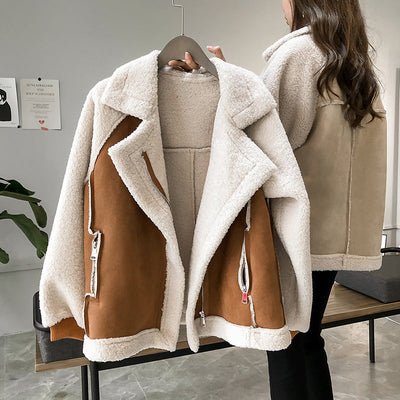 Suede - Damenjacke mit übergroßem Fleecefutter