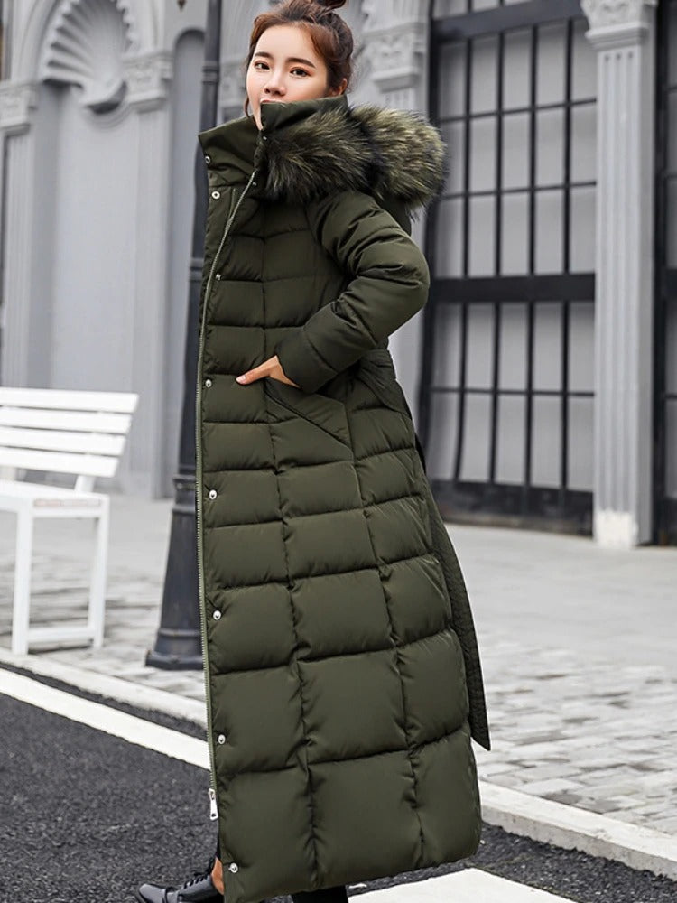 Aniyah - langer warmer Wintermantel mit Gürtel für Frauen