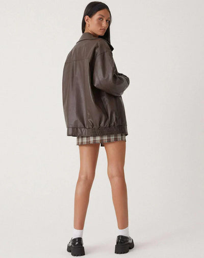 Aria - übergroß Leder Jacke mit Reißverschluss für a coolen und trendigen Blick